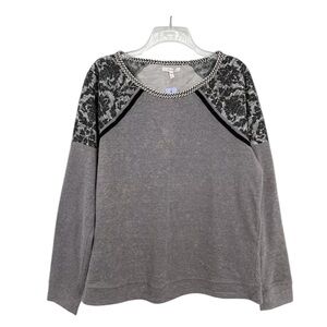 NWT Maurices Gray Long Sleeve Floral Shoulder Women’s Top, size Large
